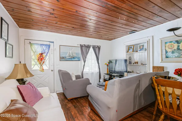 a car parked in front of a building