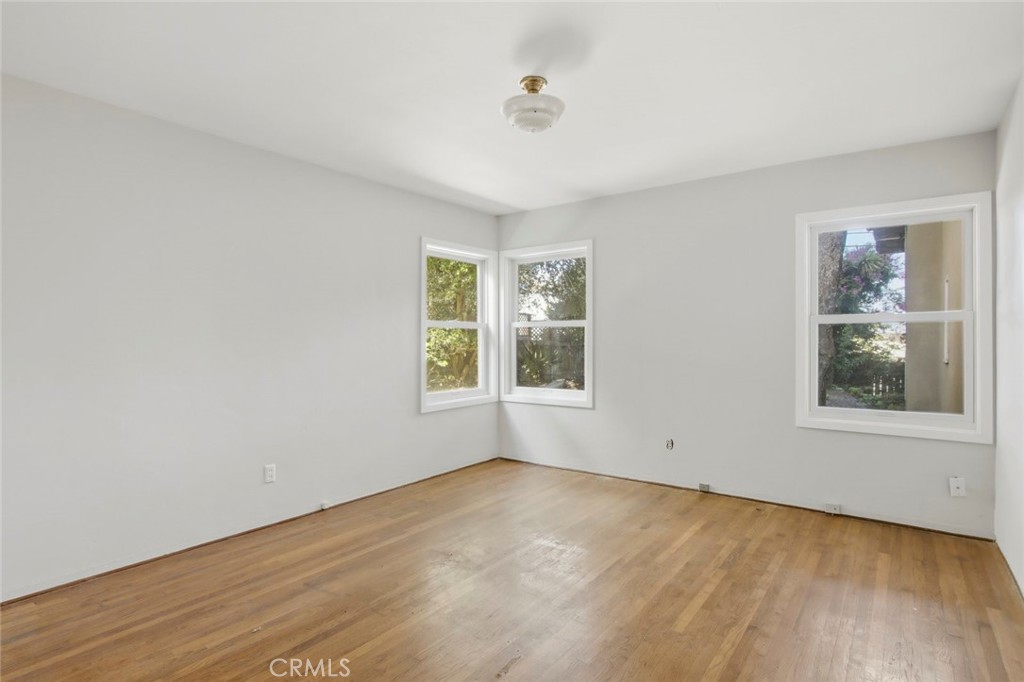 3320 Hill San Diego Ca San Diego, CA 92106 - Photo 24 of 39 an empty room with windows