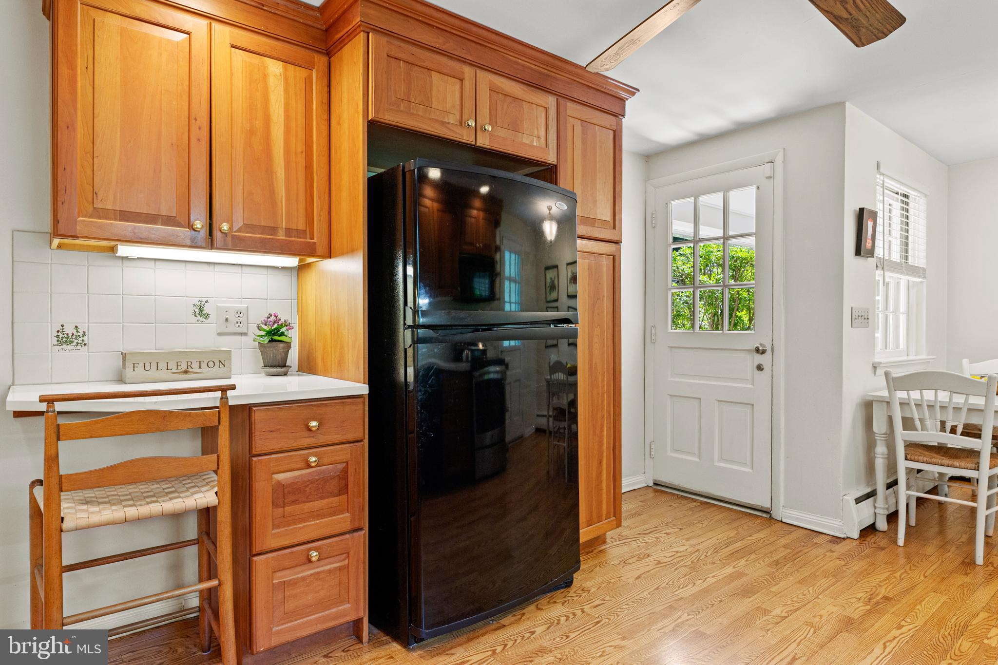 622 Mount View Road Berwyn, PA 19312 - Photo 12 of 48 Exit from Kitchen to Breezeway