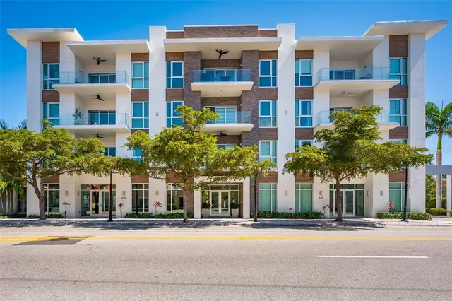 $1,135,000 | 635 South Orange Avenue, Unit 404, Sarasota, FL 34236