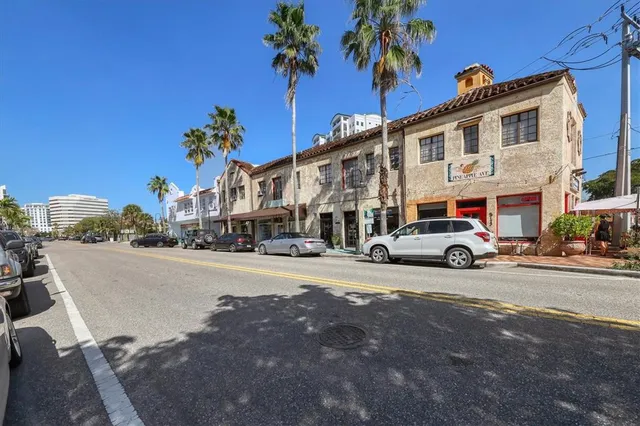 $1,135,000 | 635 South Orange Avenue, Unit 404, Sarasota, FL 34236