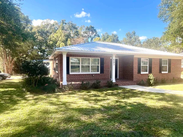 $975 | 685 South Waukeenah Street, Unit B, Monticello, FL 32344