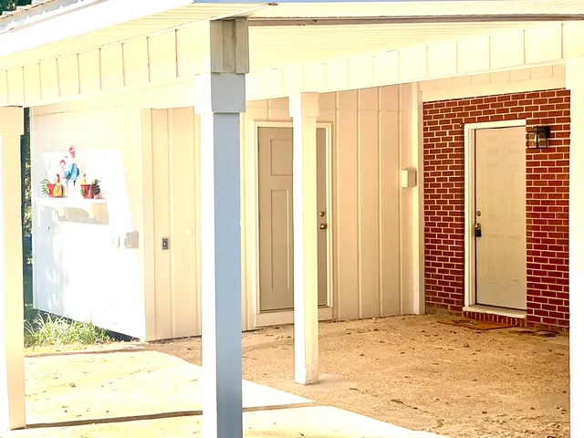 $975 | 685 South Waukeenah Street, Unit B, Monticello, FL 32344