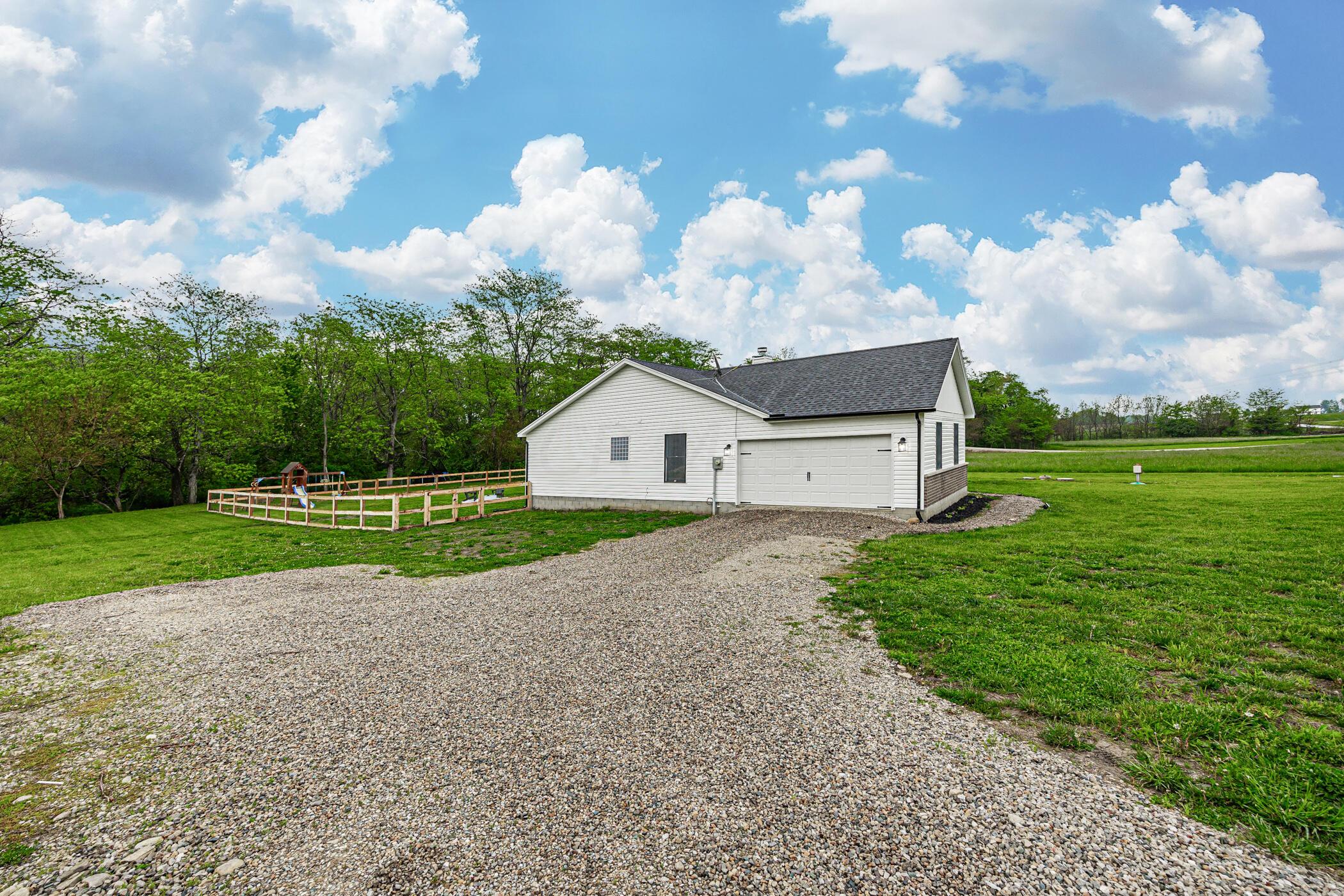 23234 Smith Hulse Road Circleville, OH 43113 - Photo 5 of 50 23234 Smith Hulse Road 007