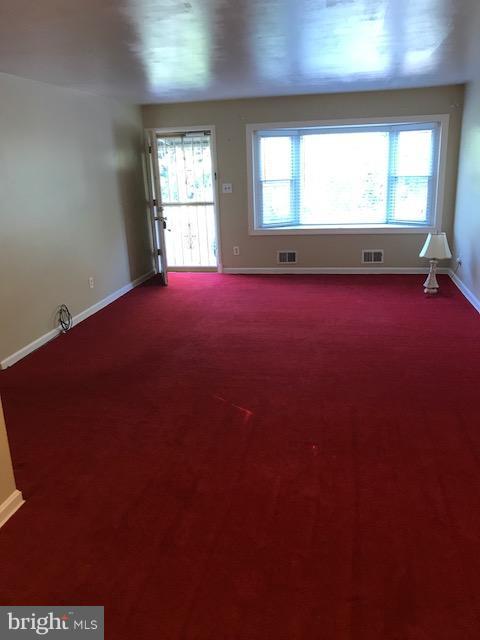 7914 Livingston Road Oxon Hill, MD 20745 - Photo 7 of 30 Living Room