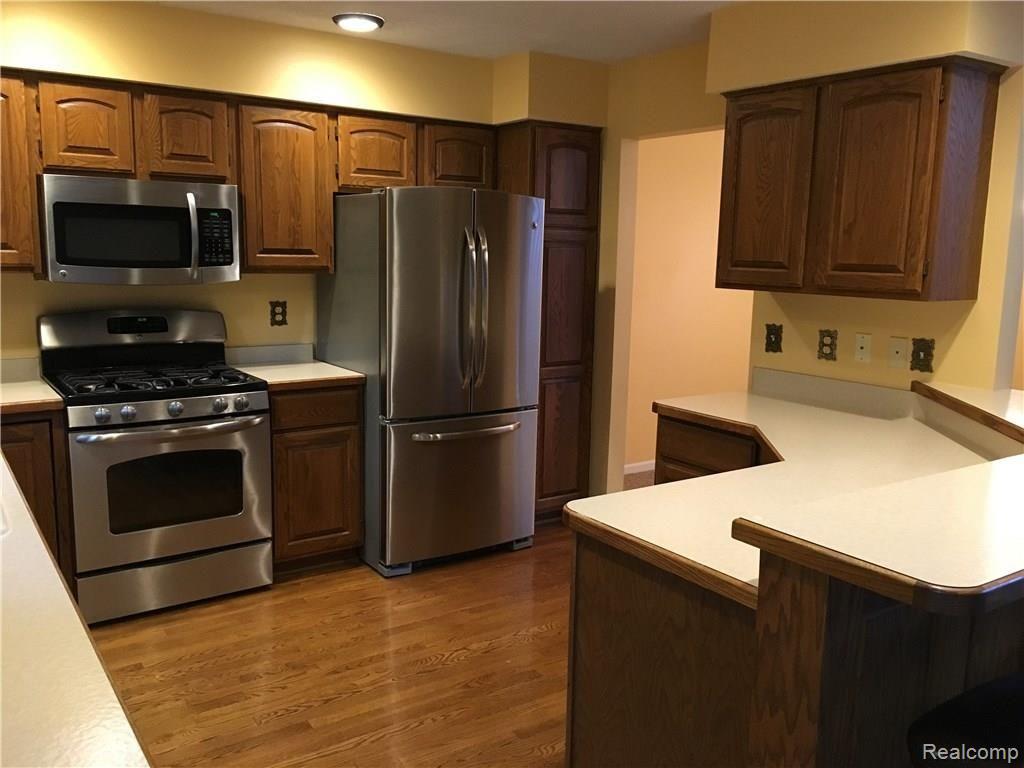 6613 Ridgeview Drive Clarkston, MI 48346 - Photo 14 of 34