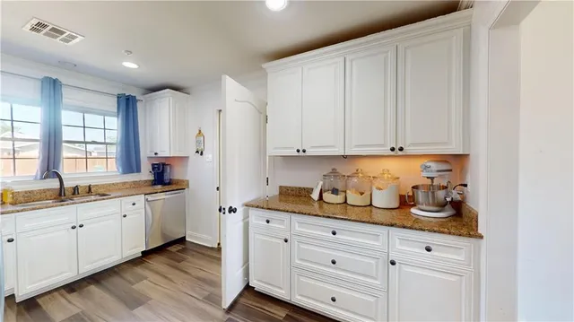 $300,000 | 2104 Frankel Avenue, Metairie, LA 70003