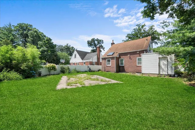 $835,000 | 1752 New Hyde Park Road, New Hyde Park, NY 11040