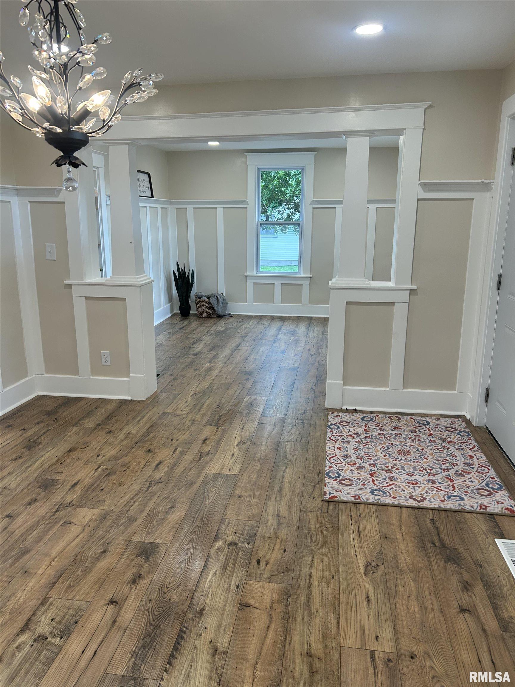 341 Wilson Street Mendon, IL 62351 - Photo 2 of 14