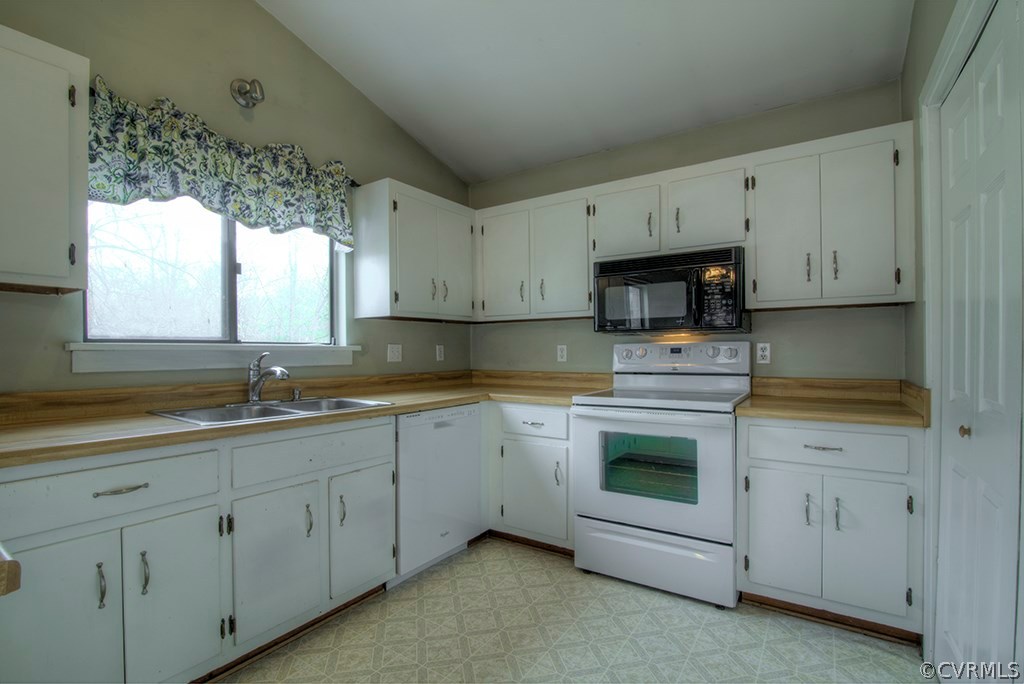 1458 Lockett Ridge Road Midlothian, VA 23114 - Photo 3 of 29 Gallery Image 3