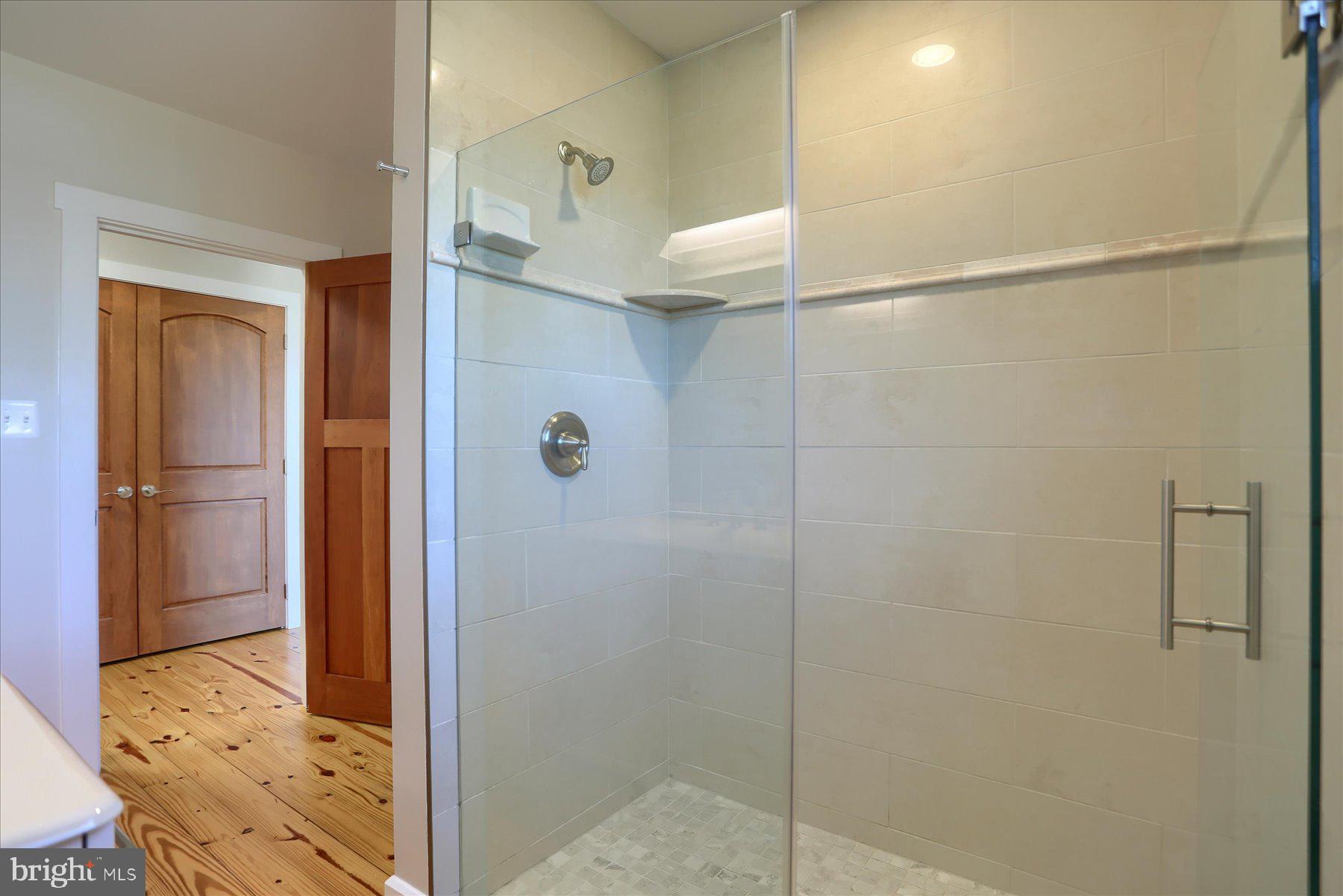 2507 Island View Road Essex, MD 21221 - Photo 16 of 51 First Floor Full Bath