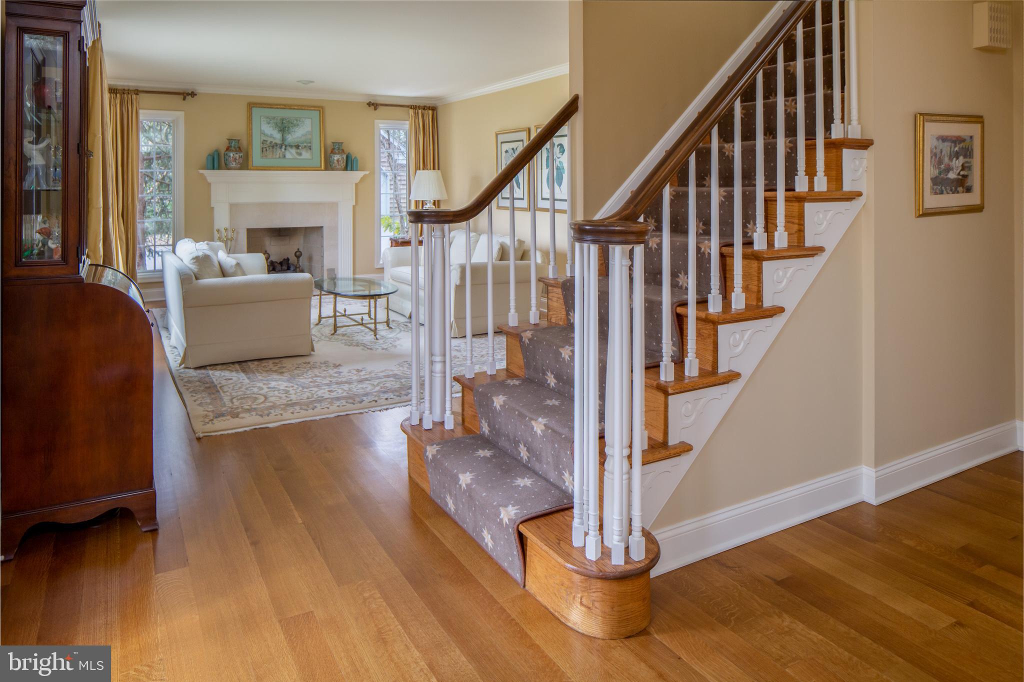 415 Round Hill Road Wayne, PA 19087 - Photo 2 of 37 Foyer.