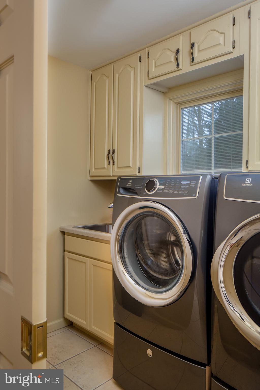 415 Round Hill Road Wayne, PA 19087 - Photo 14 of 37 Laundry Room.