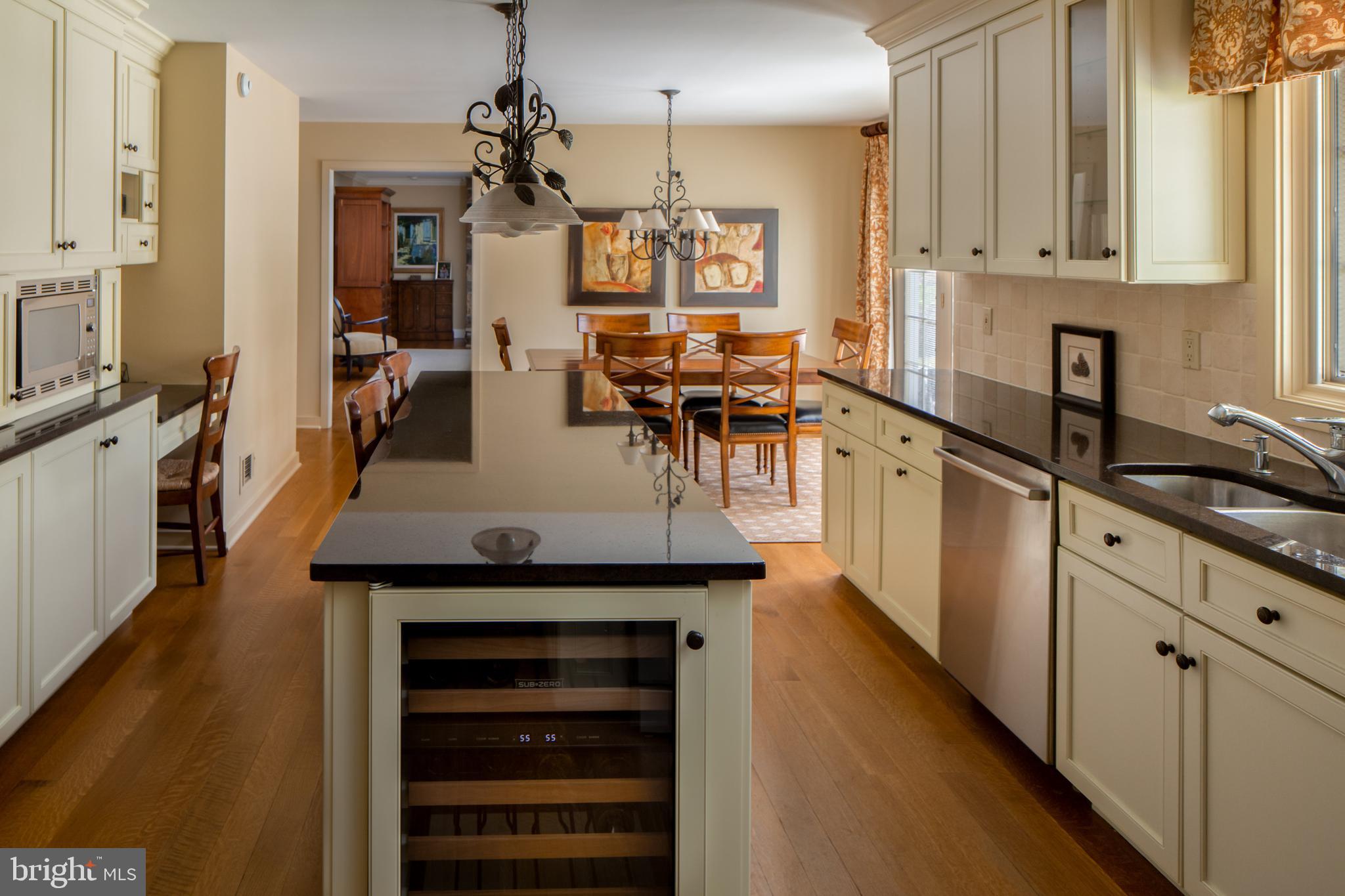 415 Round Hill Road Wayne, PA 19087 - Photo 9 of 37 Kitchen.
