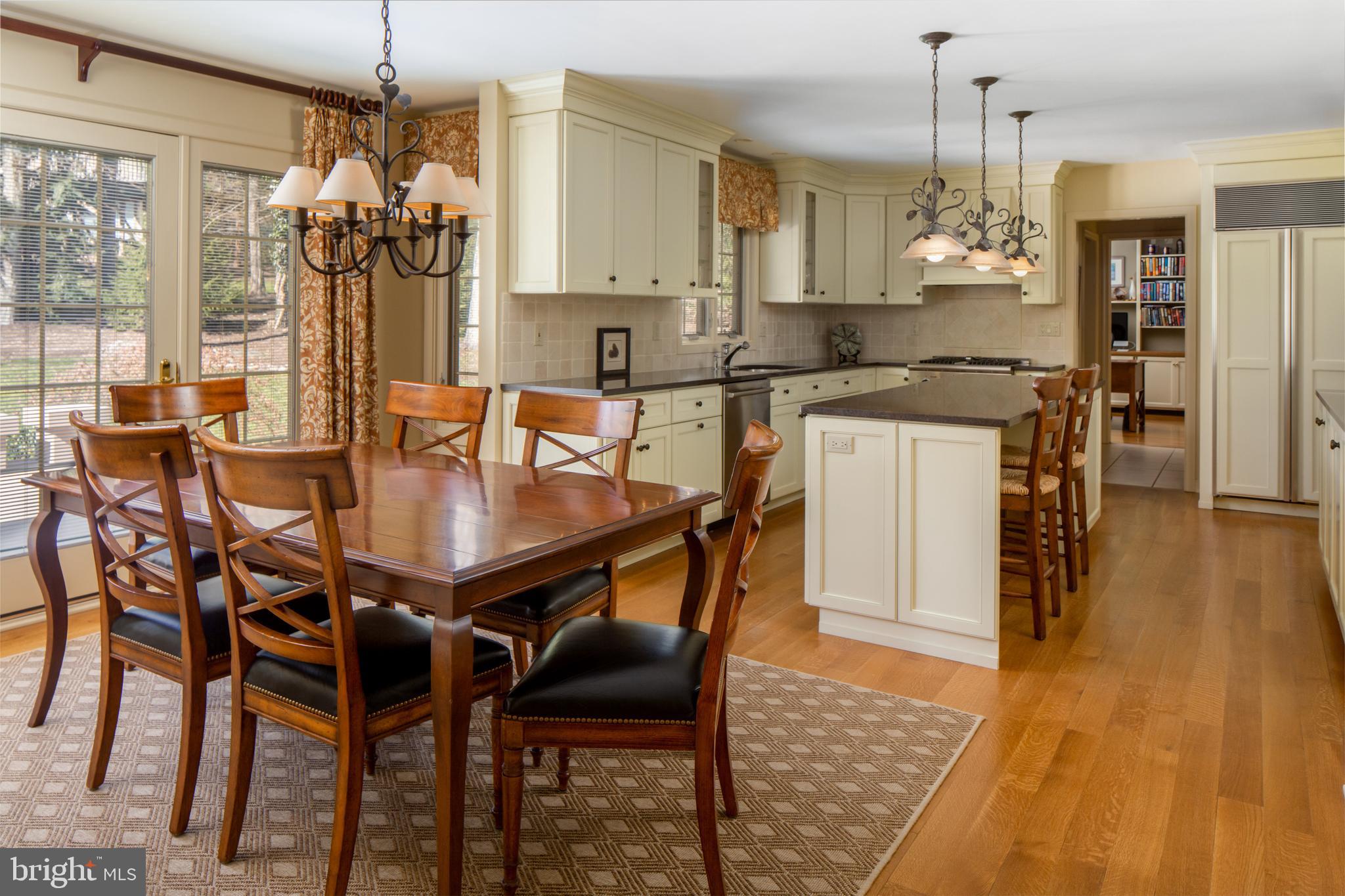 415 Round Hill Road Wayne, PA 19087 - Photo 10 of 37 Breakfast Area.