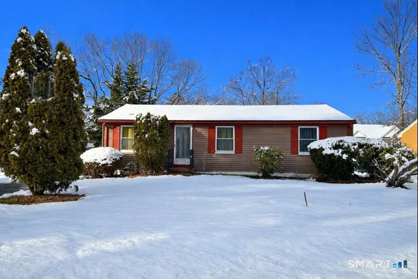 $329,900 | 53 Farmstead Circle, Bloomfield, CT 06002