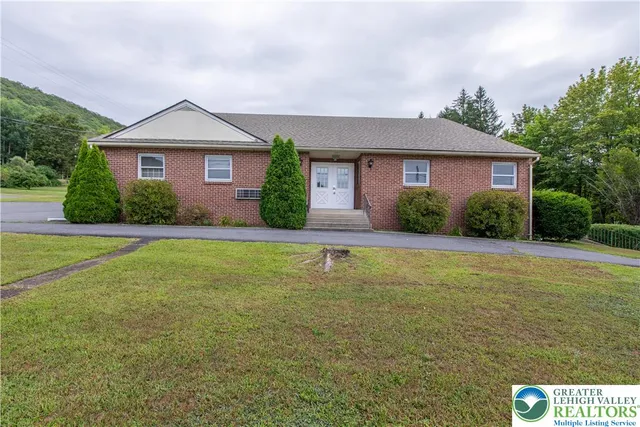 $375,000 | 780 Claremont Avenue, Tamaqua, PA 18252