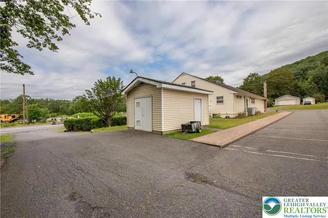 $375,000 | 780 Claremont Avenue, Tamaqua, PA 18252