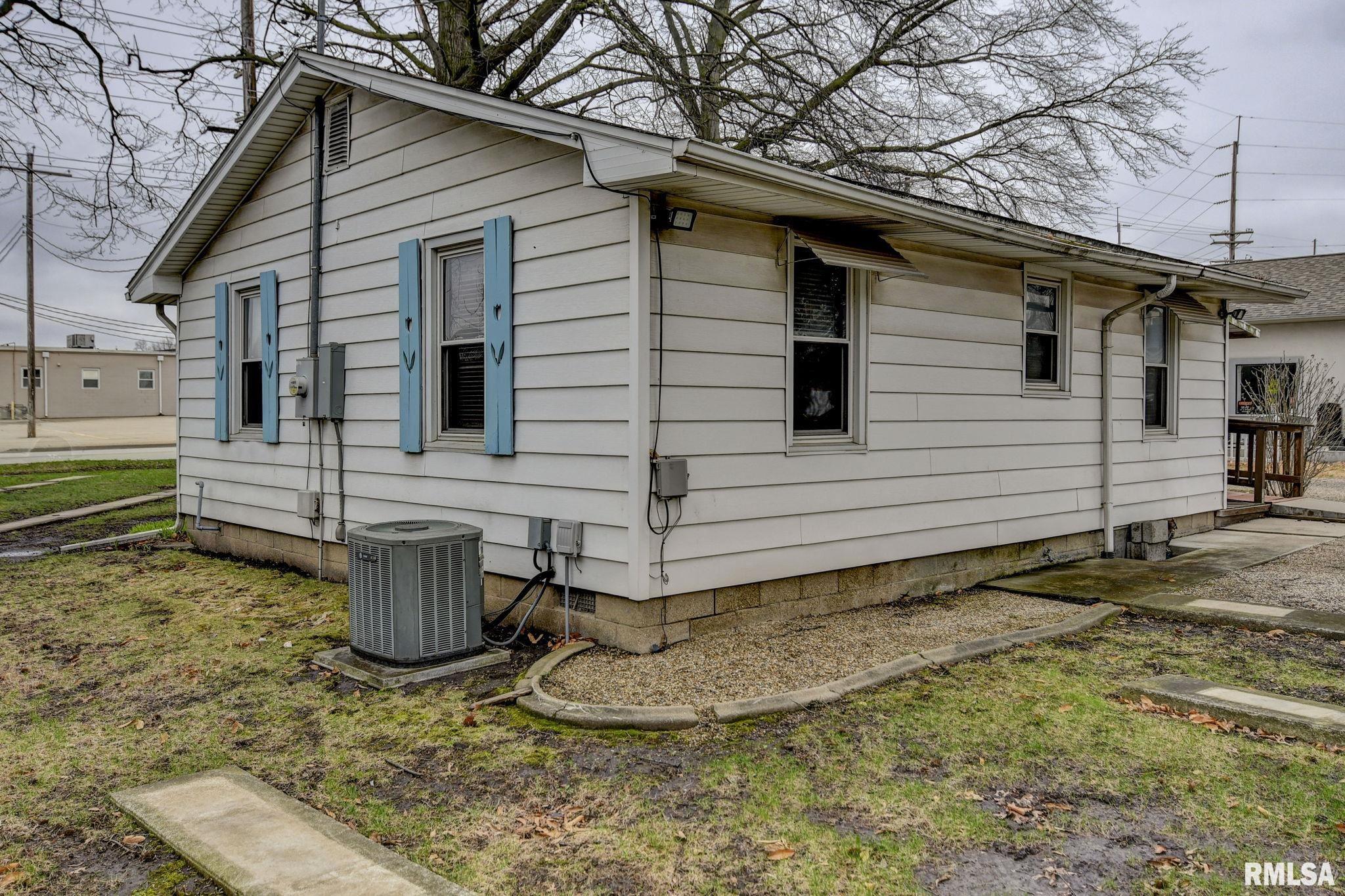 417 North Cheney Street Taylorville, IL 62568 - Photo 13 of 23