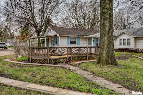 $73,900 | 417 North Cheney Street, Taylorville, IL 62568
