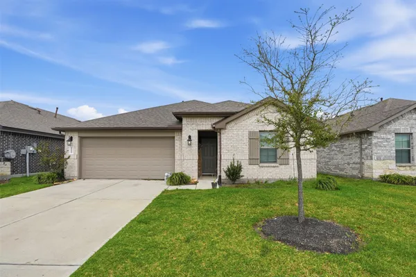 $2,700 | 11016 33rd Avenue North, Texas City, TX 77591