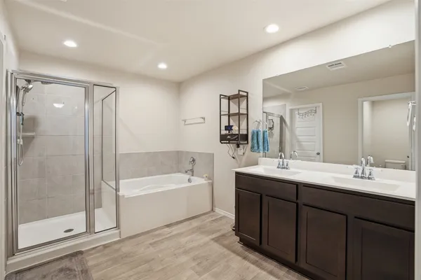 $2,700 | 11016 33rd Avenue North, Texas City, TX 77591