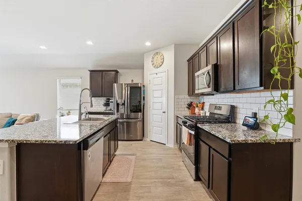 $2,650 | 11016 33rd Avenue North, Texas City, TX 77591