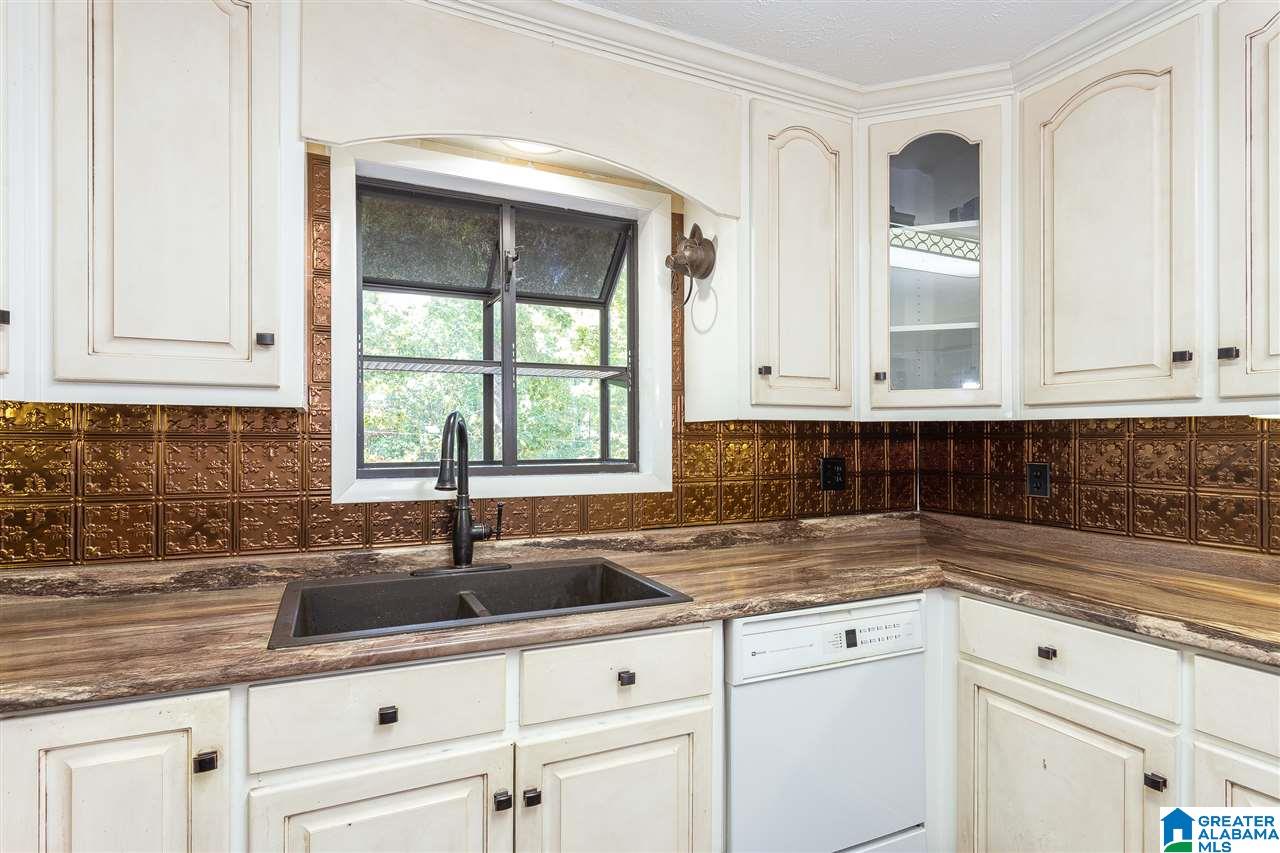 309 Shamrock Road Anniston, AL 36207 - Photo 8 of 50