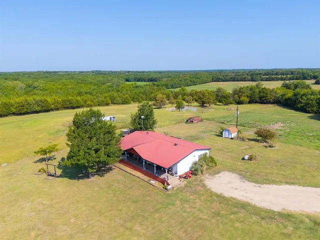 $475,000 | 511 County Road 2765, Windom, TX 75492