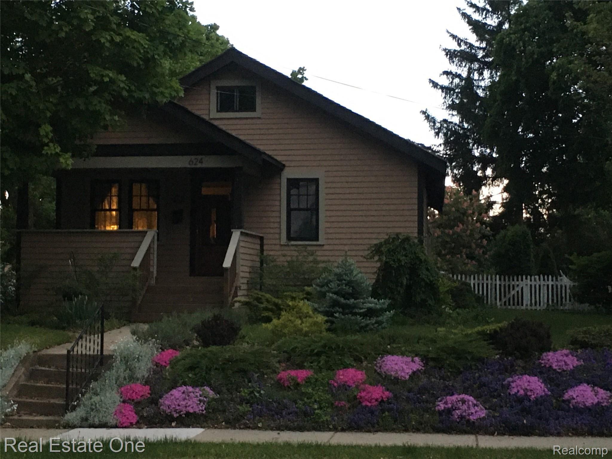 624 Parkdale Avenue Rochester, MI 48307 - Photo 63 of 74 IMG_8901.JPG
