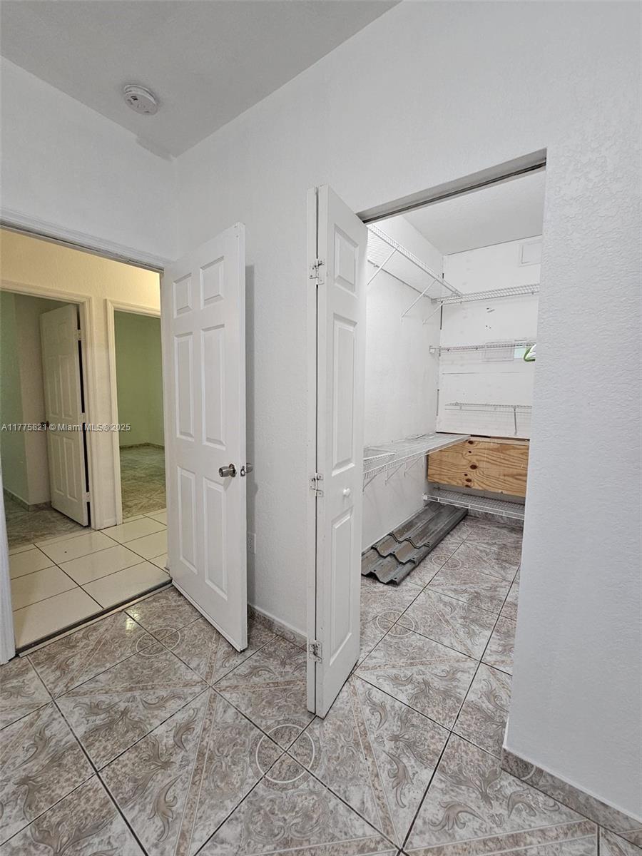6900 Northwest 179th Street, Unit 1011 Hialeah, FL 33015 - Photo 13 of 15