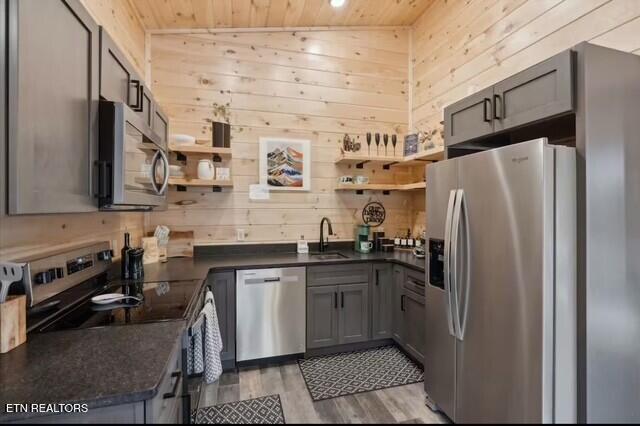 2017 Ridgecrest Loop Lane Sevierville, TN 37876 - Photo 10 of 22 kitchen