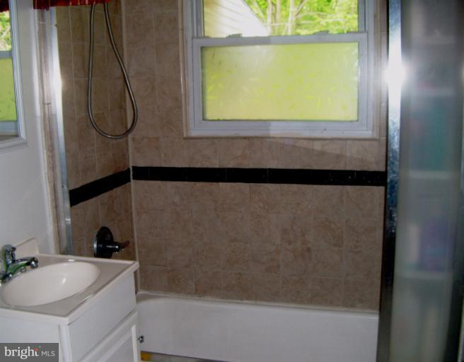 2302 Perry Avenue Edgewood, MD 21040 - Photo 8 of 20 Bath