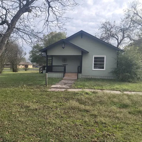 $1,850 | 410 Southwest 3rd Street, Kerens, TX 75144
