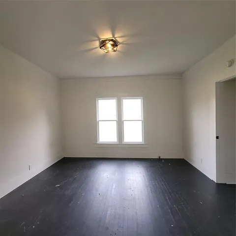 $1,850 | 410 Southwest 3rd Street, Kerens, TX 75144