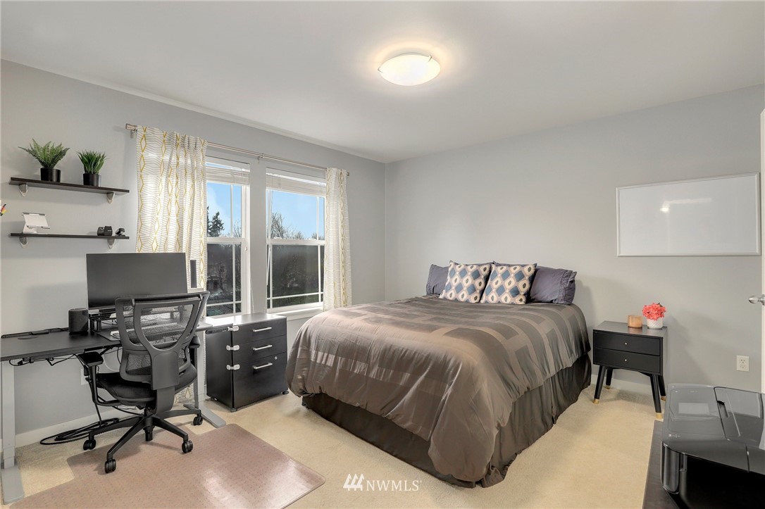 5041 Northeast 4th Place Renton, WA 98059 - Photo 26 of 32 Gallery Image 26