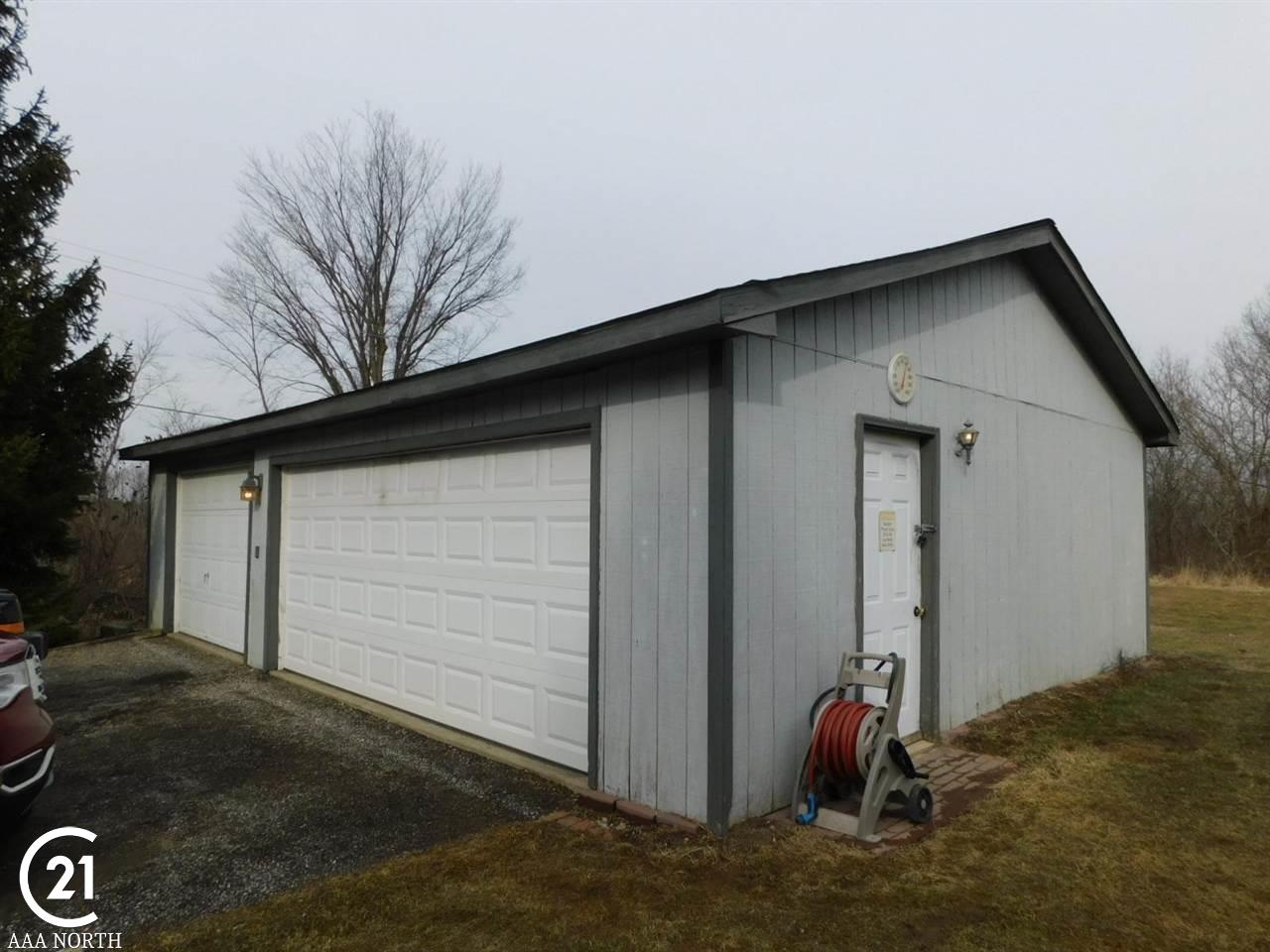 4468 Newark Road Attica, MI 48412 - Photo 4 of 25 Gallery Image 4