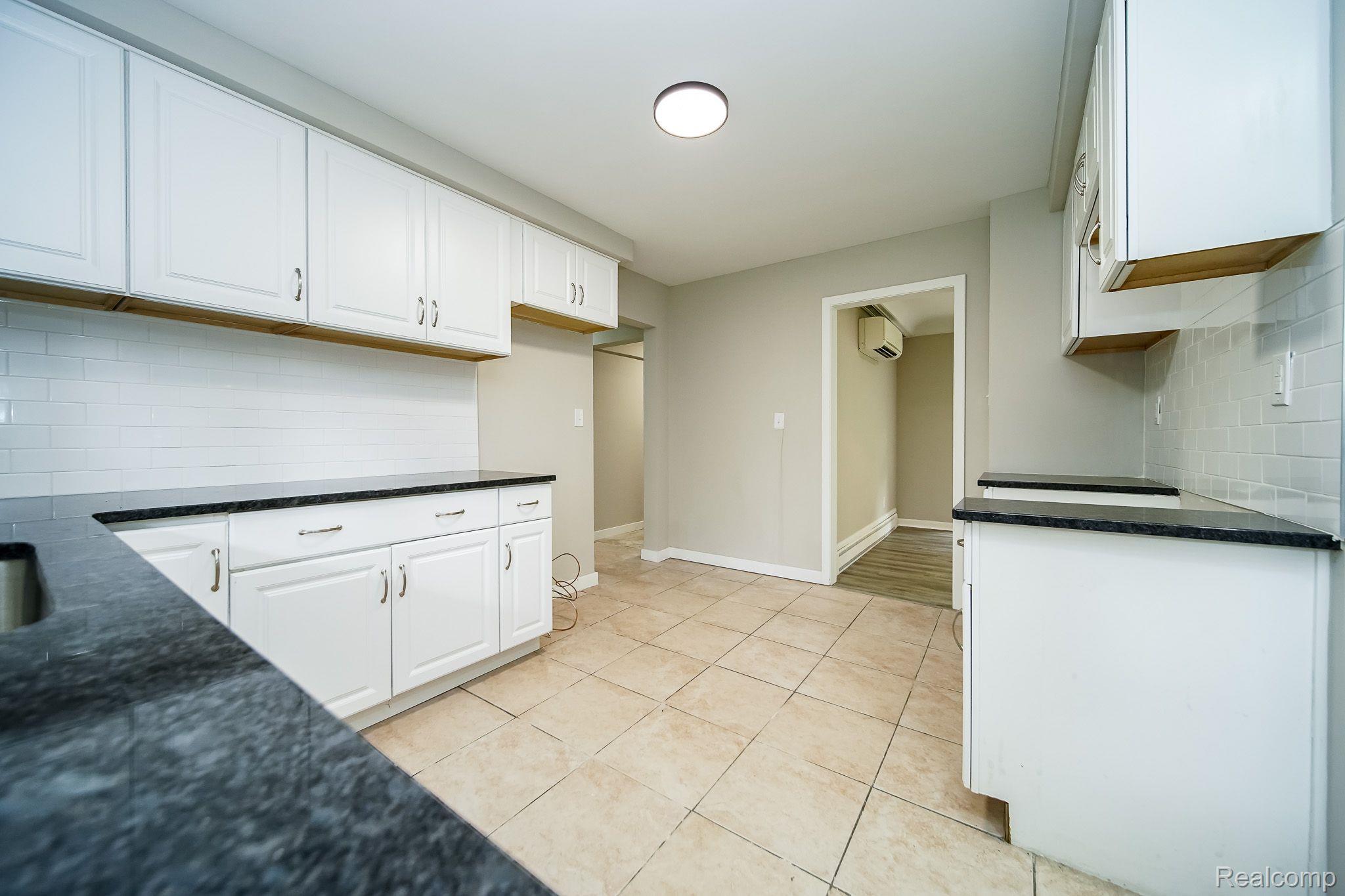 29200 Utley Road Farmington, MI 48334 - Photo 9 of 64 Gallery Image 9