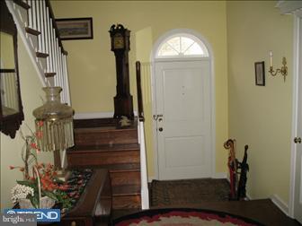 917 Field Lane Villanova, PA 19085 - Photo 2 of 6 Gallery Image 2