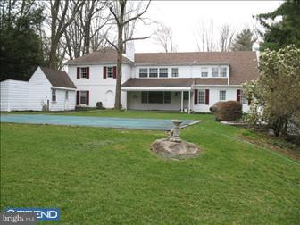 917 Field Lane Villanova, PA 19085 - Photo 6 of 6 Exterior Back