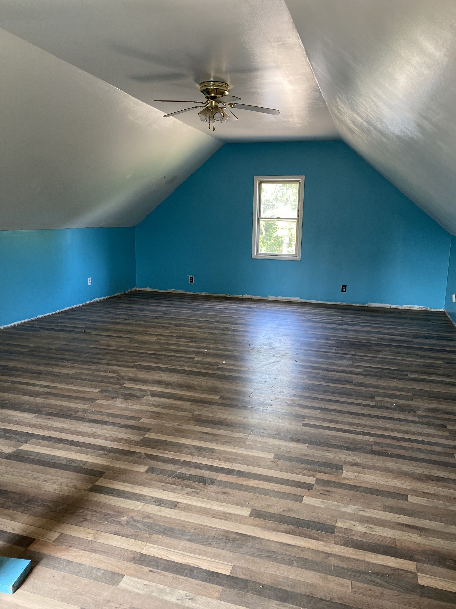 831 Old Shannon Road Lebanon, TN 37090 - Photo 9 of 11 a view of an empty room