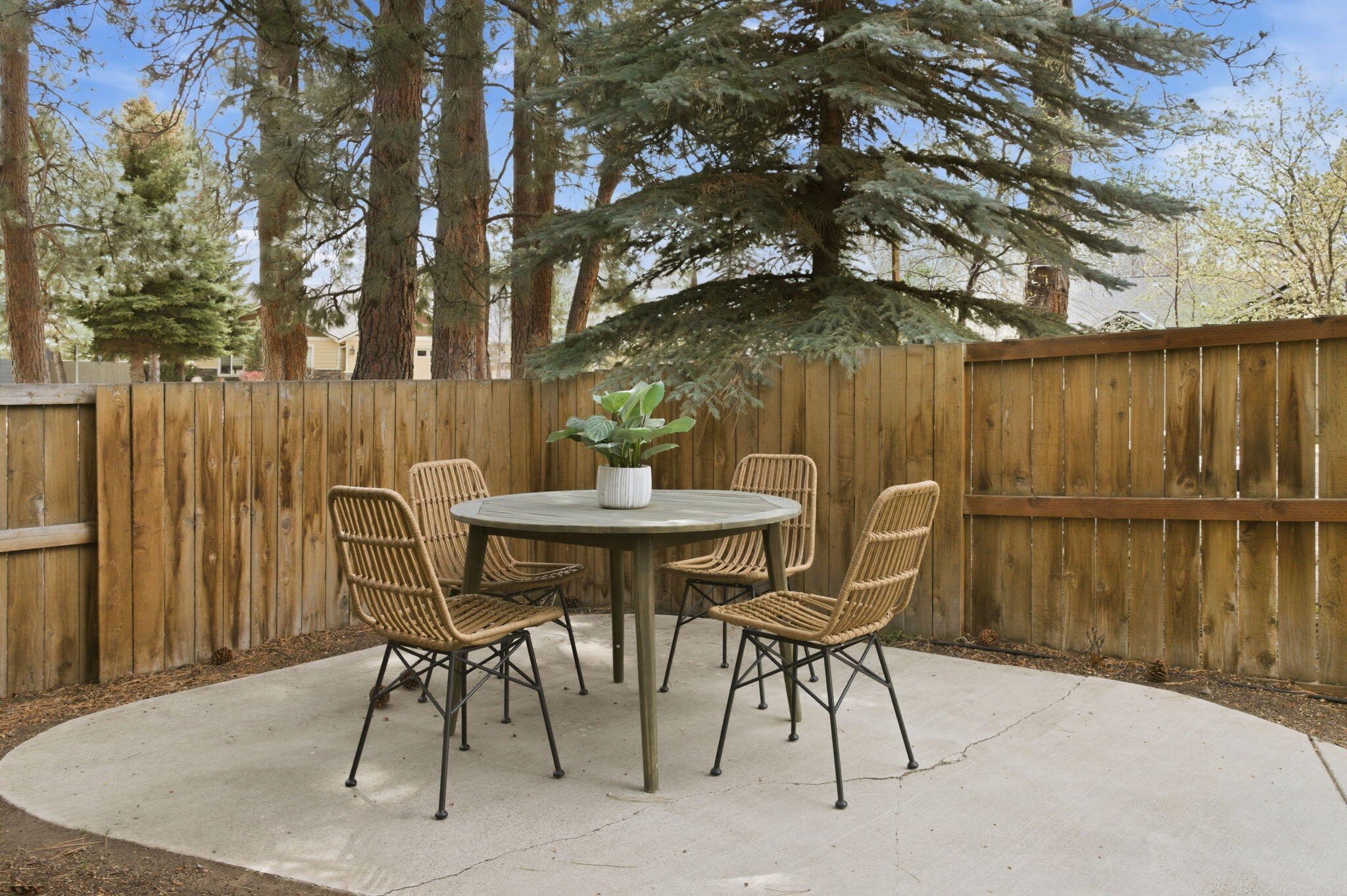 19508 Fishhawk Loop Bend, OR 97702 - Photo 25 of 33 Outdoor dining backs to the quietness of a common area