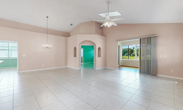 $385,000 | 737 Crestwood Drive, St. Augustine, FL 32086