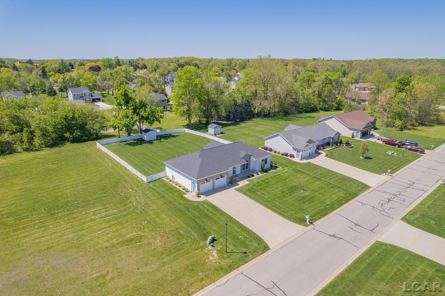 4189 Evergreen Road Adrian, MI 49221 - Photo 40 of 47 50174442-b6ab2c49-5a16-49e0-8f3d-043b1158d346.JPG