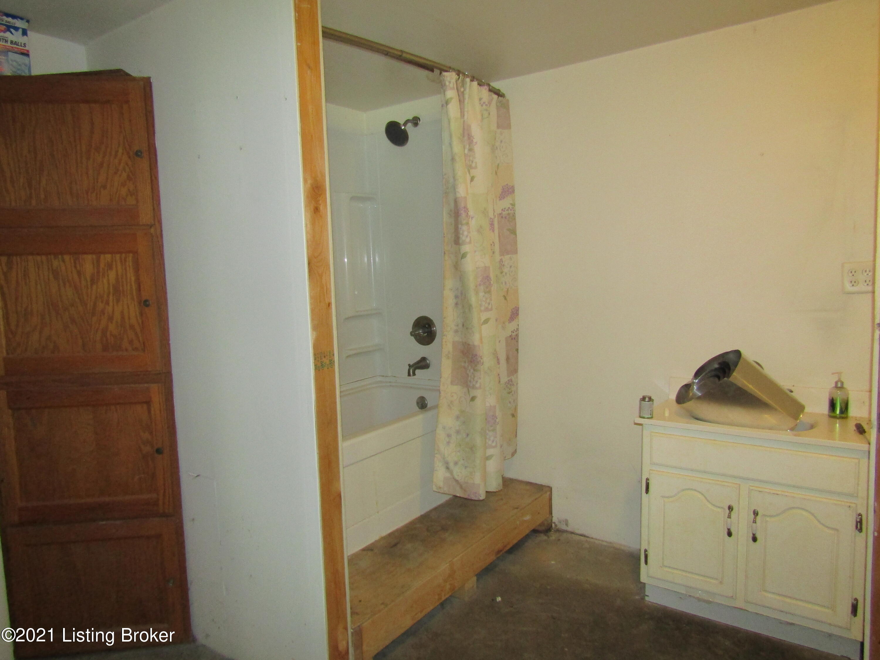 808 Fox Run Road Caneyville, KY 42721 - Photo 32 of 36 IMG_0352