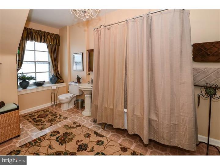 711 Paper Mill Road Glenside, PA 19038 - Photo 22 of 25 Bathroom