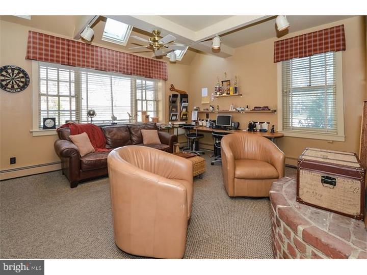711 Paper Mill Road Glenside, PA 19038 - Photo 10 of 25 Family Room