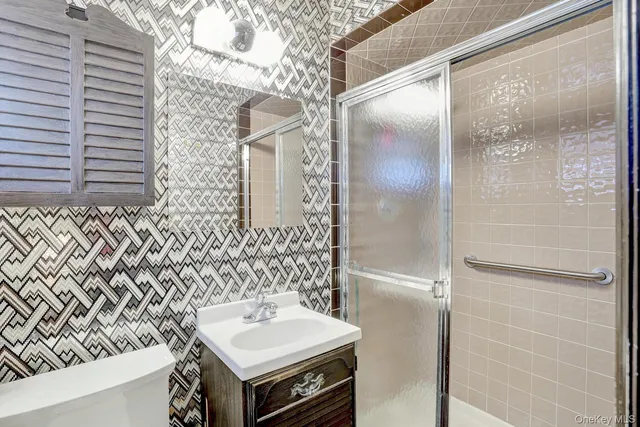 $899,000 | 4 Crabapple Court, Monsey, NY 10952