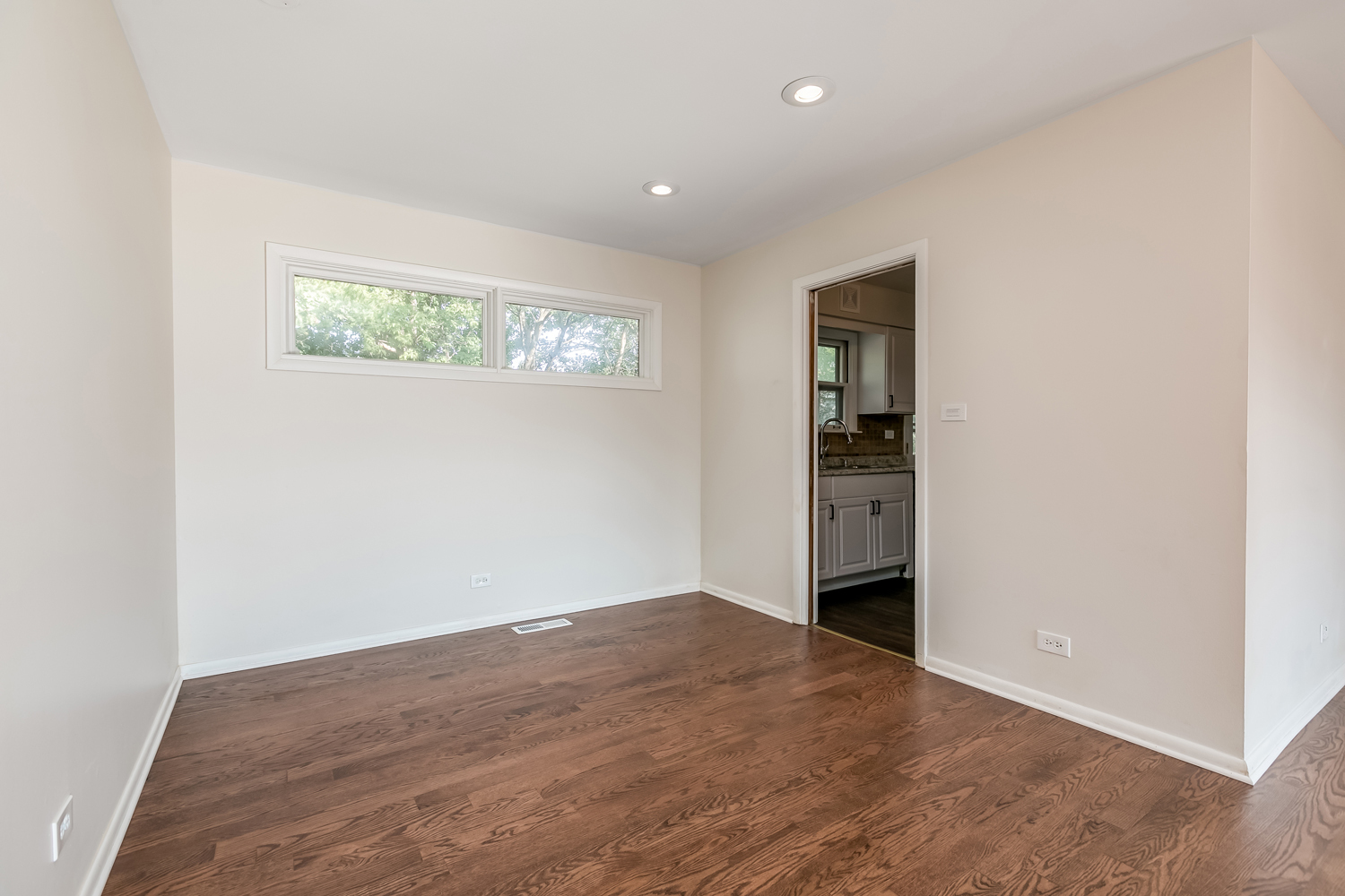 9527 Overhill Avenue Morton Grove, IL 60053 - Photo 13 of 40