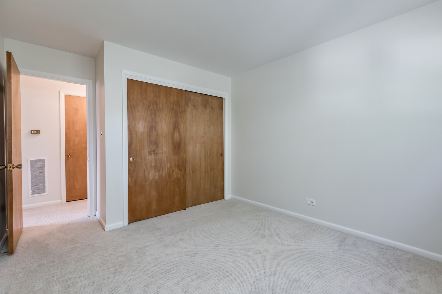 9527 Overhill Avenue Morton Grove, IL 60053 - Photo 19 of 40